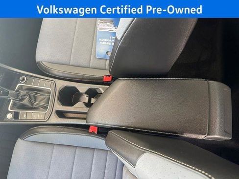 Used 2025 Volkswagen Jetta SE w/ Sunroof Package FWD image 30