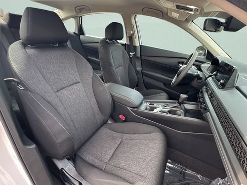 Certified 2025 Honda Accord LX image 18