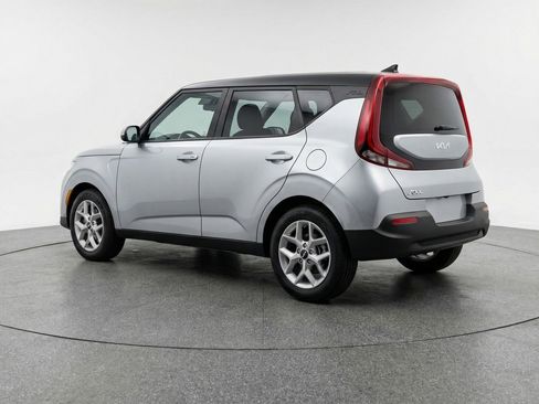 Used 2025 Kia Soul LX w/ LX Technology Package image 6