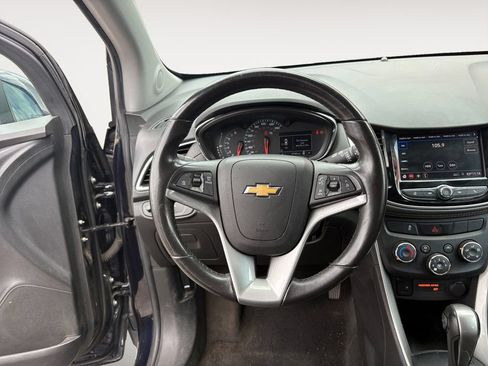 Used 2022 Chevrolet Trax LT w/ Driver Confidence Package AWD/4WD image 12