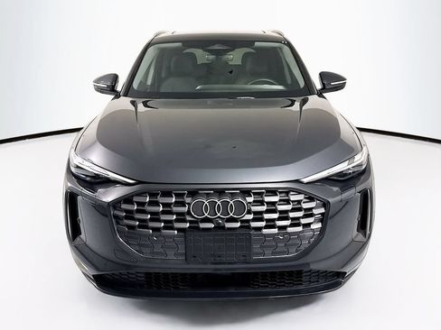 Certified 2025 Audi Q5 Premium w/ Convenience Package AWD/4WD image 2
