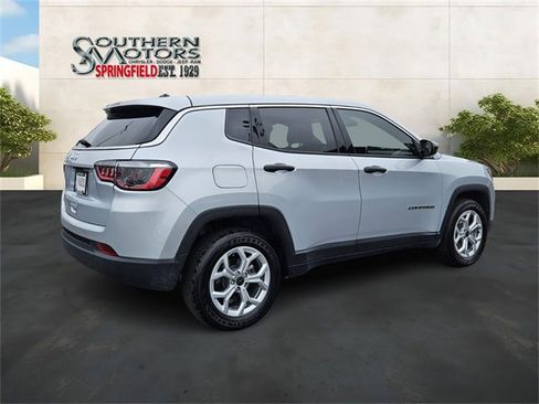 Used 2025 Jeep Compass Sport image 5