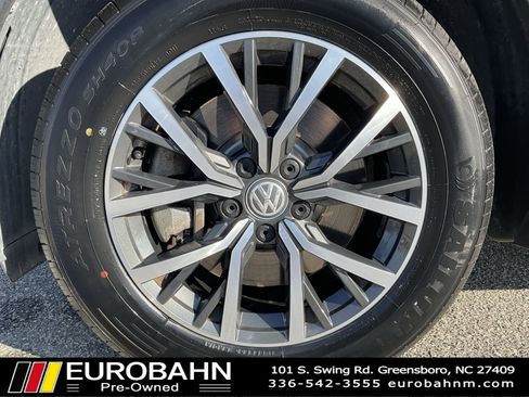 Used 2018 Volkswagen Tiguan SE image 35