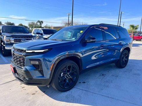 Used 2024 Chevrolet Traverse RS w/ LPO, Floor Liner Package image 5