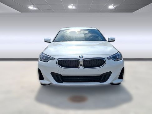 Used 2025 BMW 230i Coupe w/ Premium Package image 5