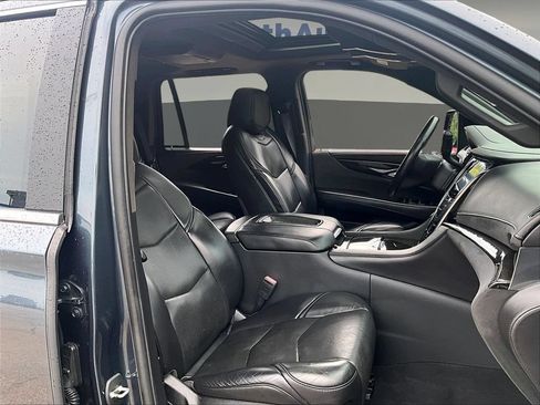Used 2019 Cadillac Escalade Platinum AWD/4WD image 33