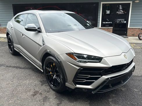 Used 2019 Lamborghini Urus AWD/4WD image 3