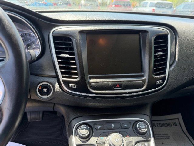 Used 2016 Chrysler 200 Limited FWD image 20