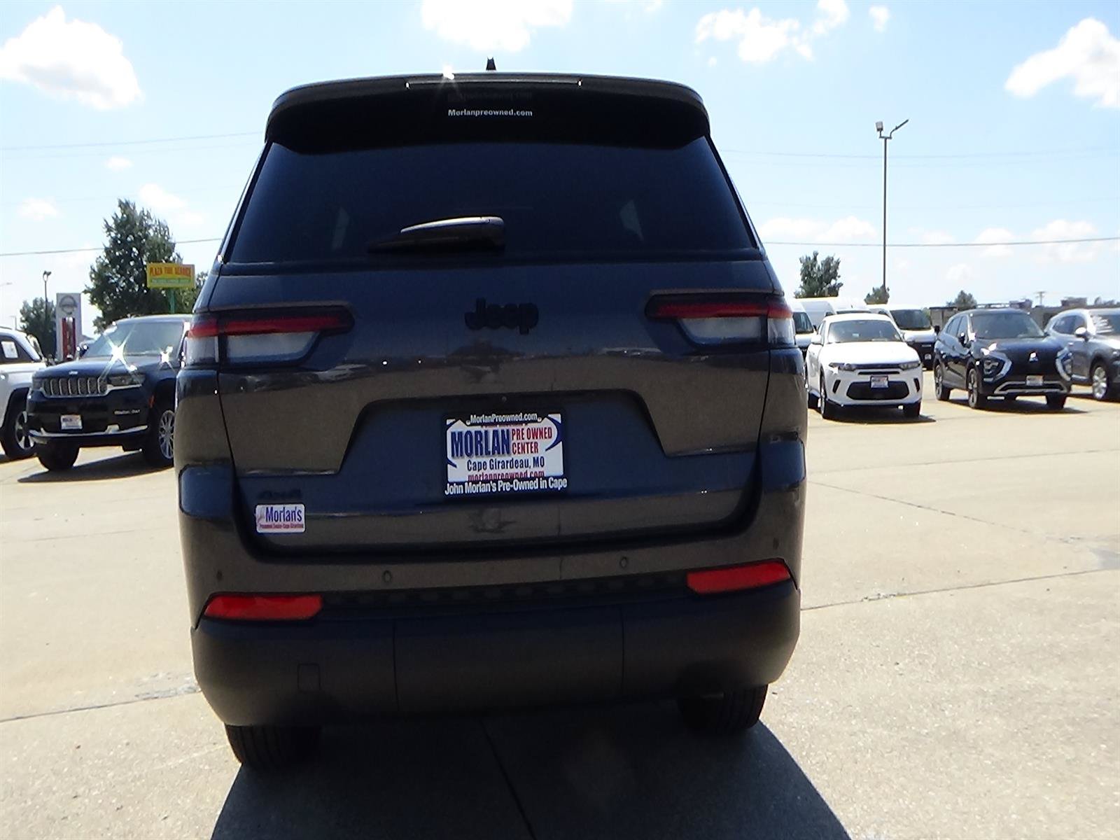 Used 2025 Jeep Grand Cherokee L Altitude AWD/4WD image 7