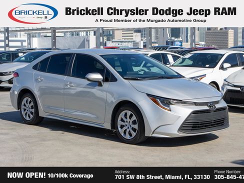 Used 2023 Toyota Corolla LE image 3