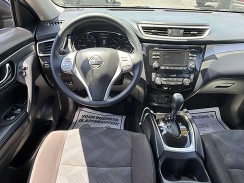 Used 2016 Nissan Rogue SV AWD/4WD image 13
