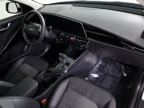 Used 2024 Kia Niro EX image 30