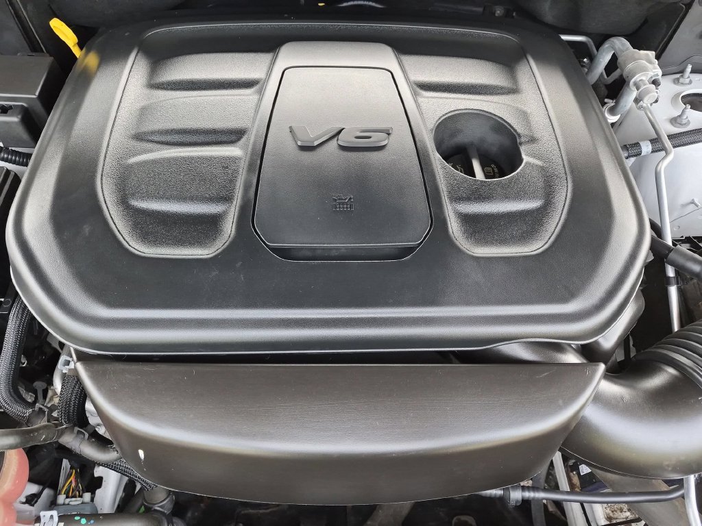 Used 2021 Jeep Grand Cherokee Laredo X RWD image 25