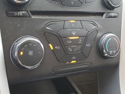 Used 2015 Ford Fusion SE w/ Equipment Group 201A image 25