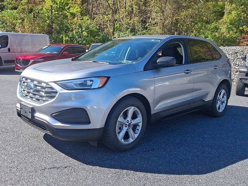 Used 2022 Ford Edge SE image 6