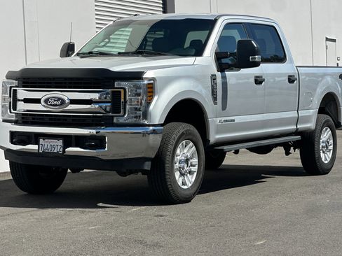 Used 2018 Ford F250 XLT AWD/4WD image 8