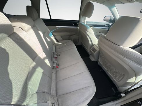 Used 2012 Subaru Outback 2.5i Premium w/ All-Weather Pkg image 17