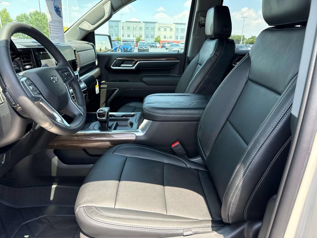 New 2026 Chevrolet Silverado 1500 RST w/ Protection Package AWD/4WD image 9