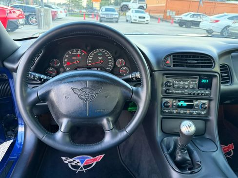 Used 2004 Chevrolet Corvette Z06 w/ Z06 Preferred Equipment Group RWD image 21
