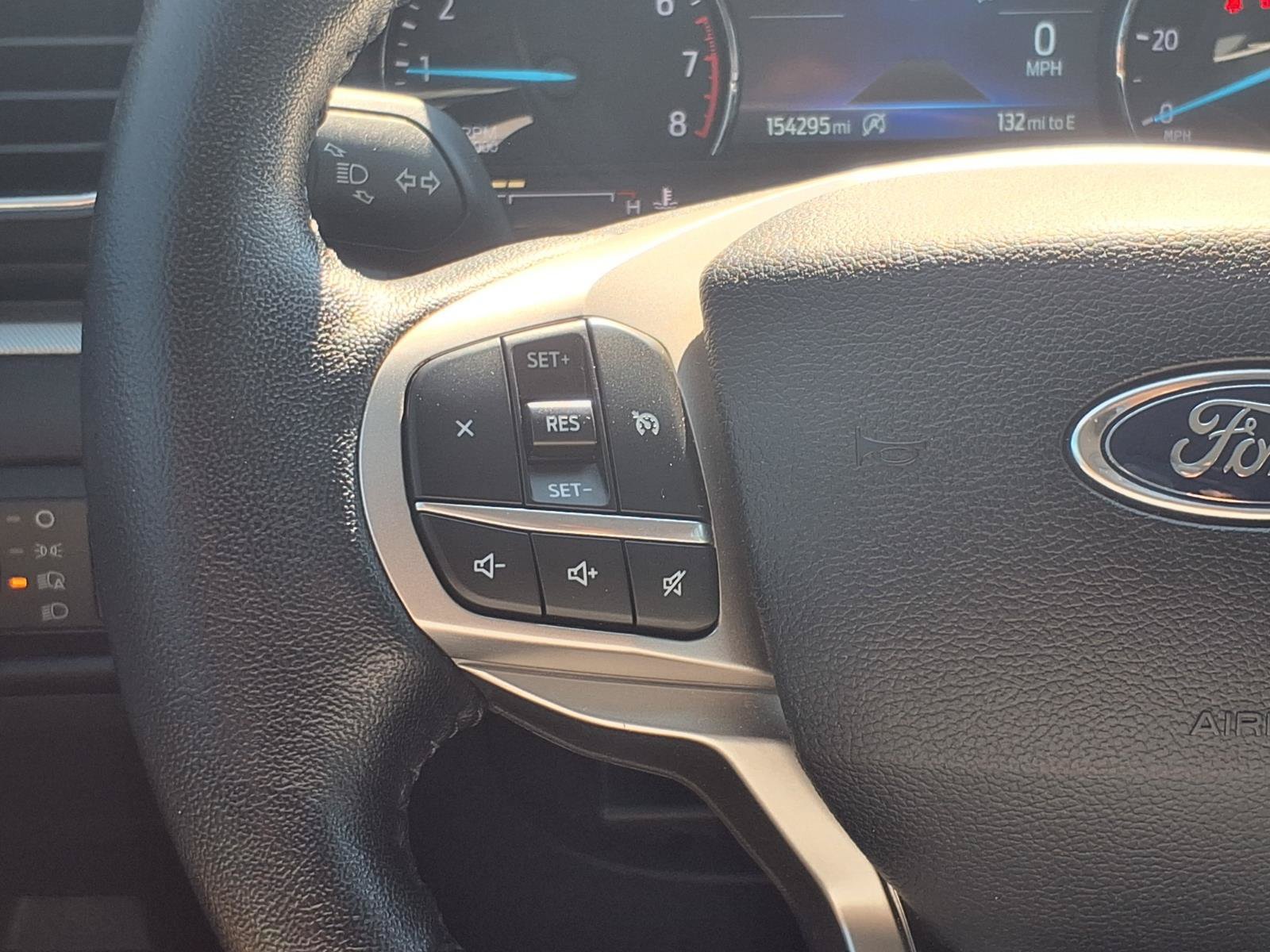Used 2021 Ford Explorer XLT w/ Equipment Group 202A RWD image 19