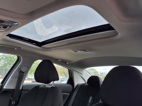 New 2025 Hyundai Elantra SEL image 48