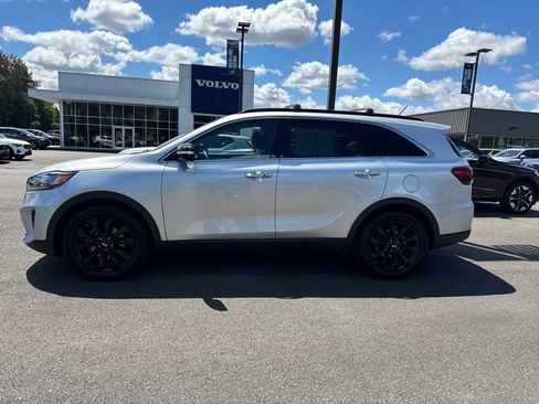 Used 2020 Kia Sorento S AWD/4WD image 2