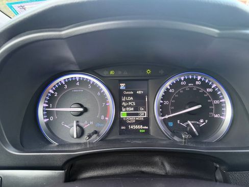 Used 2019 Toyota Highlander SE image 16