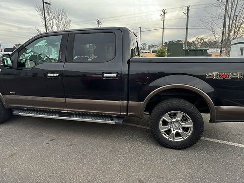 Used 2015 Ford F150 Lariat w/ Equipment Group 502A Luxury image 11