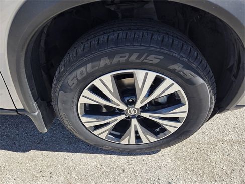 Used 2021 Nissan Rogue SV image 17