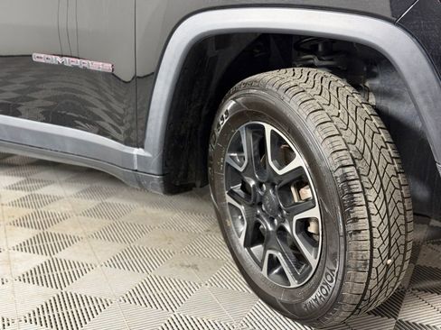 Used 2021 Jeep Compass Trailhawk image 5