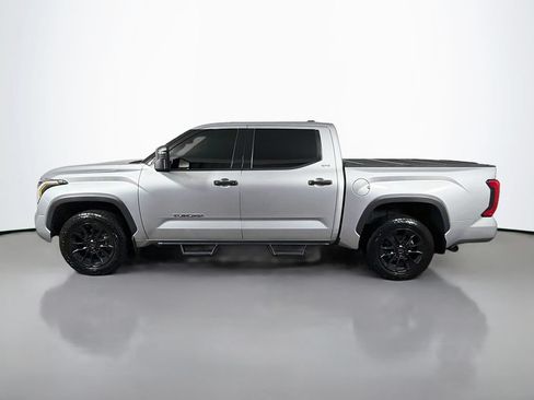 Used 2022 Toyota Tundra SR5 AWD/4WD image 4