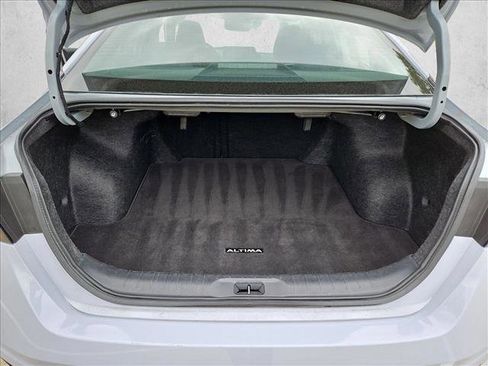 Used 2025 Nissan Altima 2.5 SR w/ SR Premium Package AWD/4WD image 6