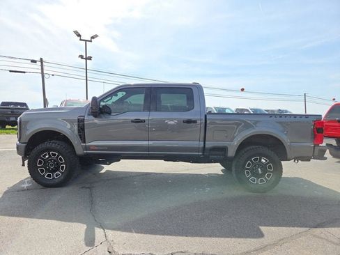 Used 2025 Ford F250 Platinum image 3