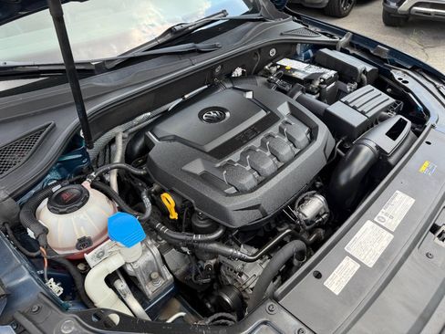 Used 2018 Volkswagen Passat 2.0T R-Line FWD image 32