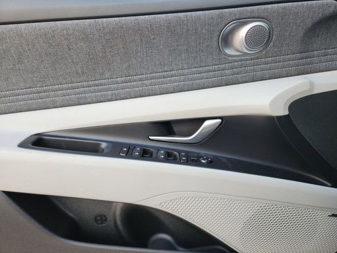 New 2026 Hyundai Elantra Limited image 23