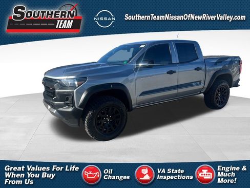 Used 2023 Chevrolet Colorado Trail Boss w/ Advanced Trailering Package AWD/4WD image 1