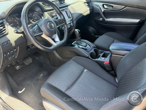 Used 2020 Nissan Rogue SV FWD image 18