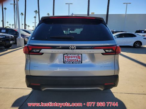 Used 2024 Toyota Grand Highlander Platinum image 5