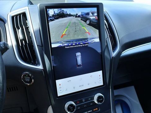 Used 2022 Ford Edge SEL image 5