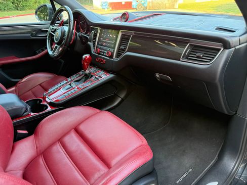 Used 2017 Porsche Macan GTS AWD/4WD image 19