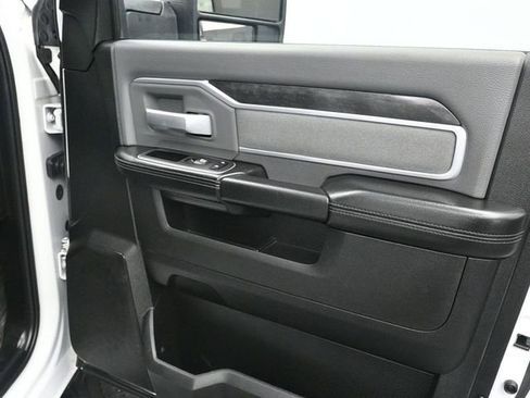 Used 2023 RAM 2500 Big Horn w/ Level 1 Equipment Group image 9