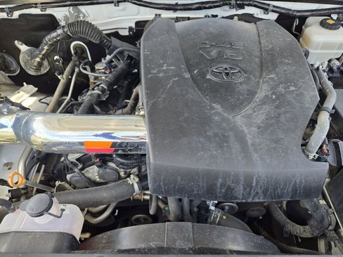 Used 2019 Toyota Tacoma TRD Off-Road w/ Technology Package image 30