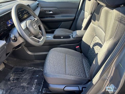 Used 2025 Nissan Kicks SV image 23