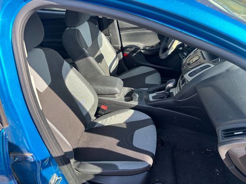 Used 2014 Ford Focus SE w/ SE Sport Package image 10