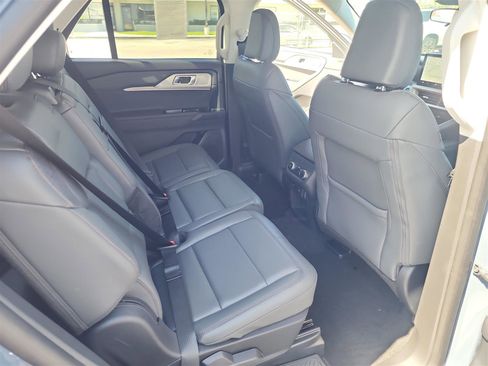 New 2025 Ford Explorer Active w/ Active Comfort Package image 24