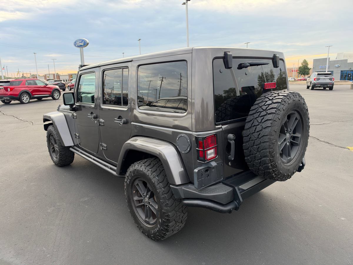Used 2017 Jeep Wrangler Unlimited Sahara AWD/4WD image 4