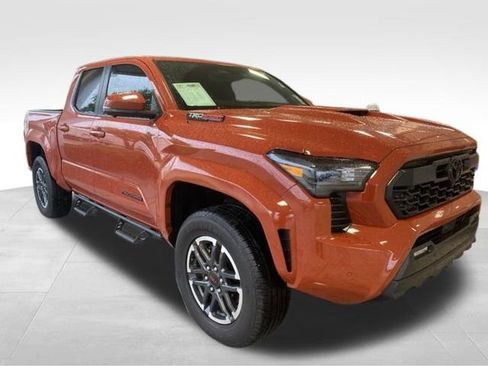 Used 2025 Toyota Tacoma TRD Sport w/ TRD Sport Premium Package AWD/4WD image 9