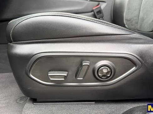 Used 2023 Jeep Grand Cherokee L Laredo AWD/4WD image 13