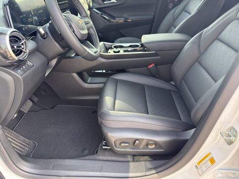 New 2026 Chevrolet Equinox LT w/ Convenience Package II image 8