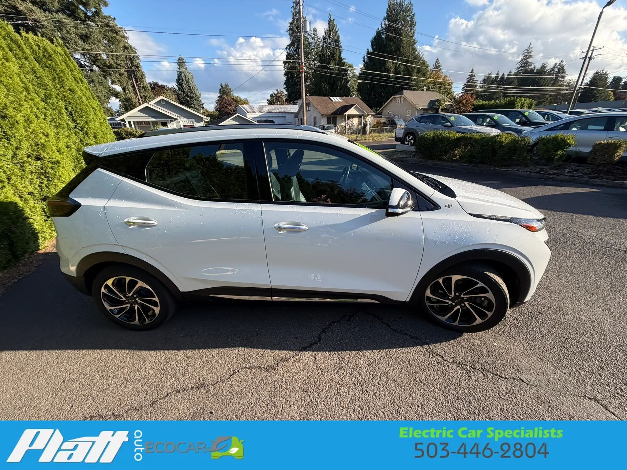 Used 2022 Chevrolet Bolt EUV Premier w/ Sun & Sound Package FWD image 11